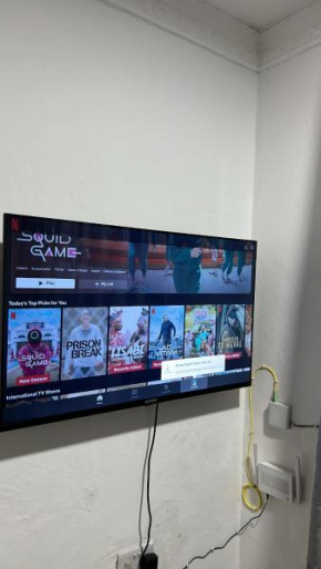 Naye homes 1 bedroom close with free Wi-Fi close to clouds fm